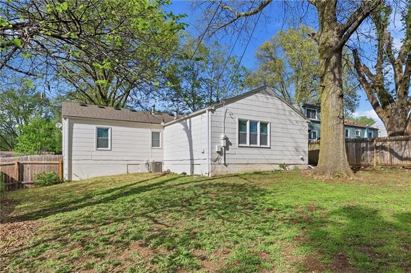 $265,000 | 421 West 88 Street, Kansas City, MO 64114