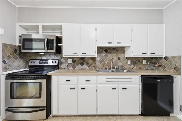 $265,000 | 421 West 88 Street, Kansas City, MO 64114