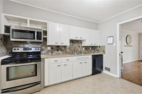$265,000 | 421 West 88 Street, Kansas City, MO 64114