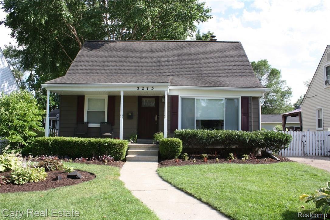 2275 Oxford Road Berkley, MI 48072 - Photo 1 of 40 IMG_4330.JPG
