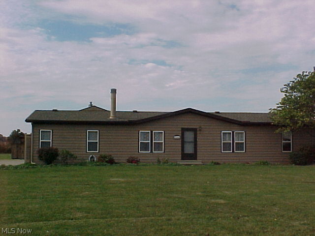 9060 West Ridge Road Elyria, OH 44035 - Photo 20 of 20 Nice set back with large back yard.