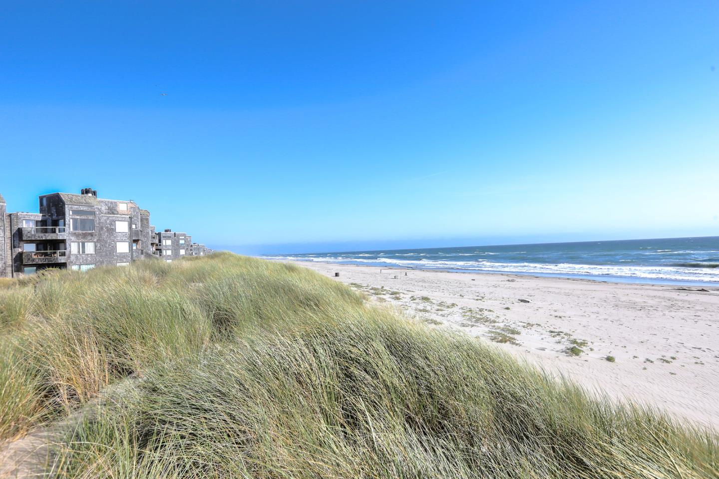 101 Shell Road, Unit 285 Watsonville, CA 95076 - Photo 2 of 27 a view of an ocean beach