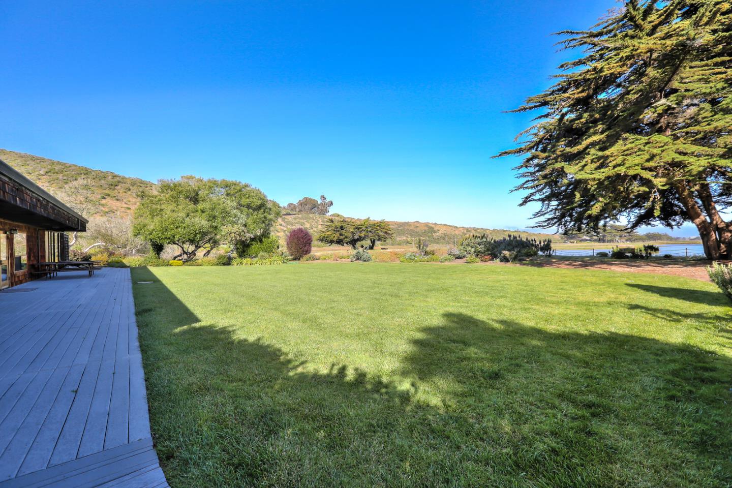 101 Shell Road, Unit 285 Watsonville, CA 95076 - Photo 25 of 27 a view of an outdoor space and a yard
