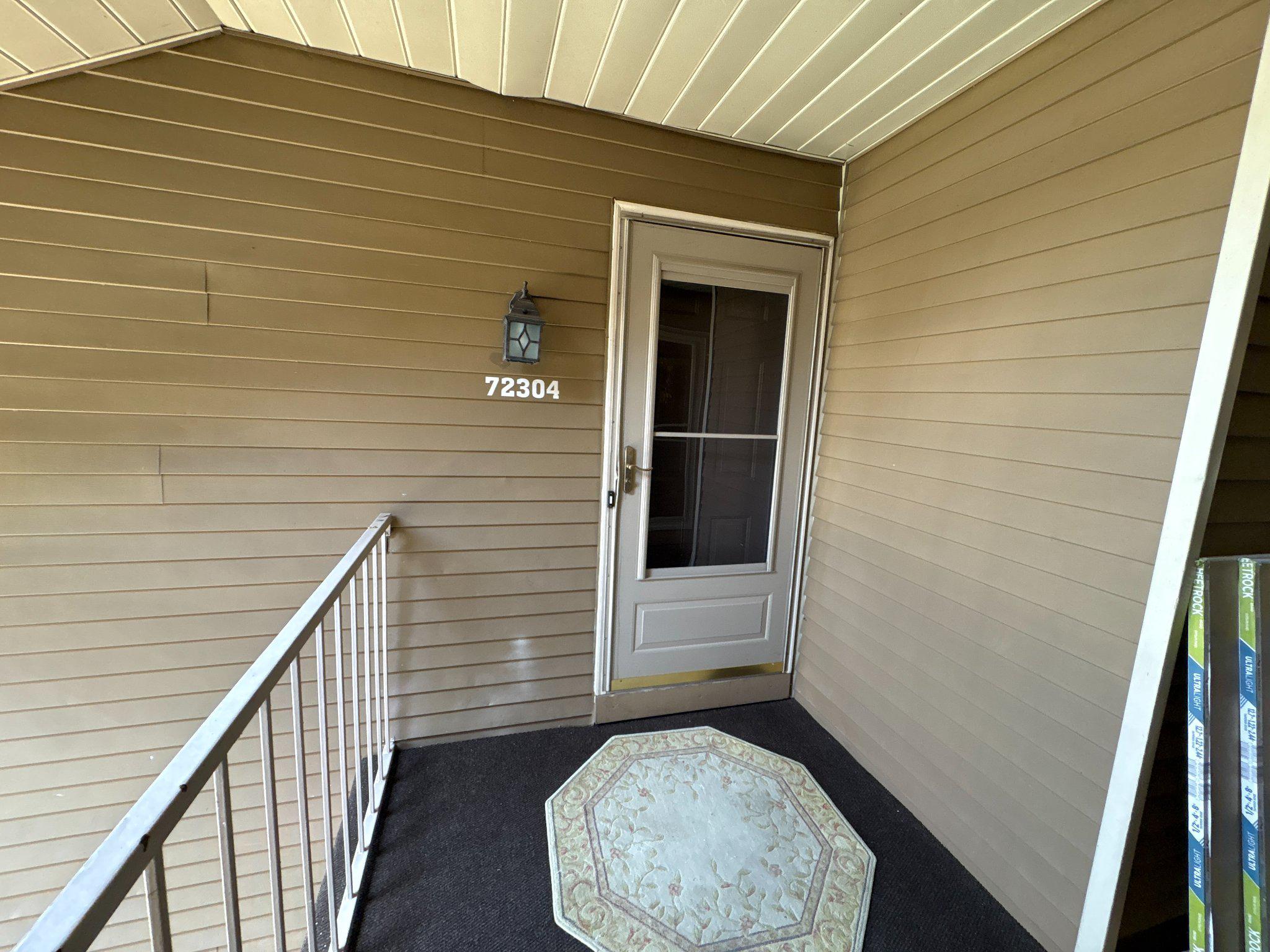 72304 Delaire Landing Road, Unit 304 Philadelphia, PA 19114 - Photo 8 of 56 Welcoming entryway with charm.