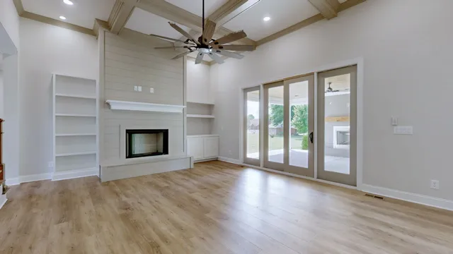 $694,900 | 255 Ridgecrest Drive, Winchester, TN 37398