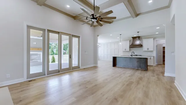 $694,900 | 255 Ridgecrest Drive, Winchester, TN 37398