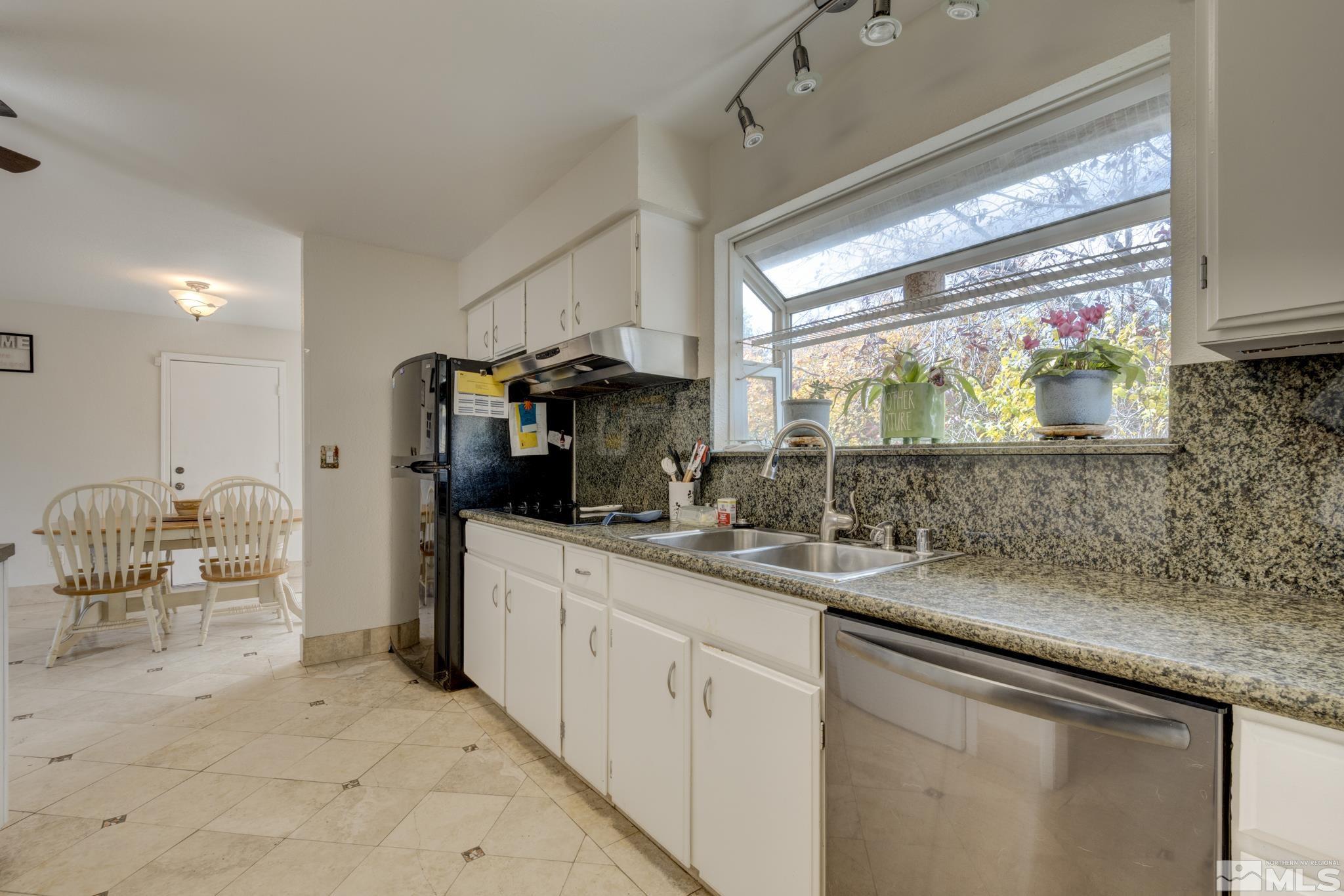 3795 Piccadilly Court Reno, NV 89509 - Photo 8 of 25 Photo 8