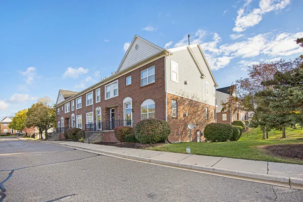 $215,000 | 43014 Strand Drive, Sterling Heights, MI 48313