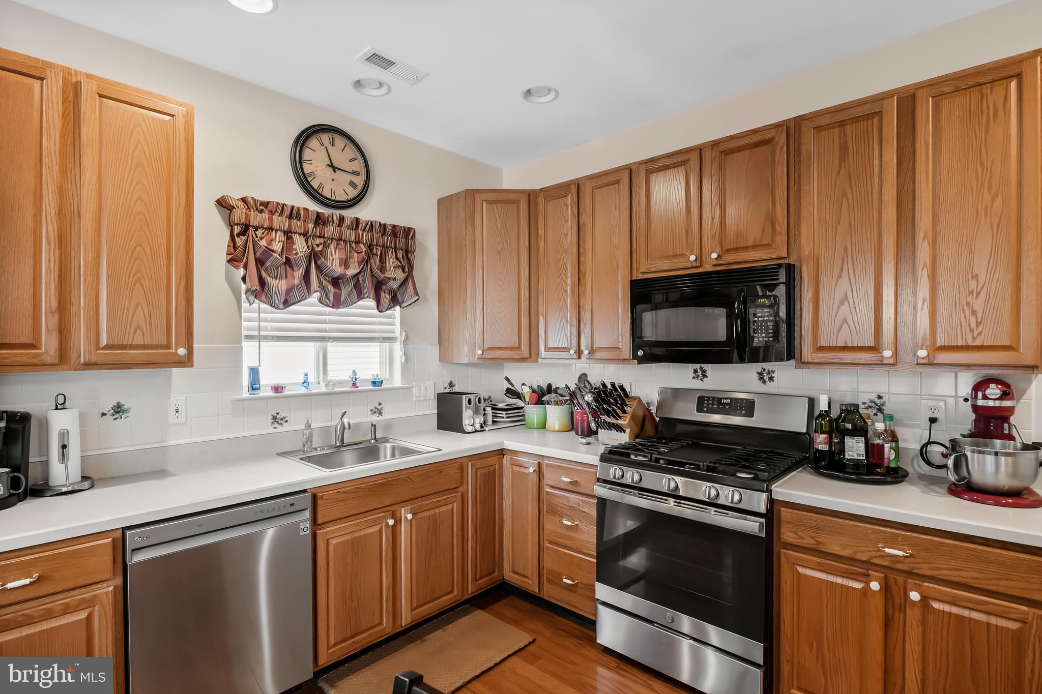 57 Mayfair Road Southampton, NJ 08088 - Photo 9 of 28 Gallery Image 9