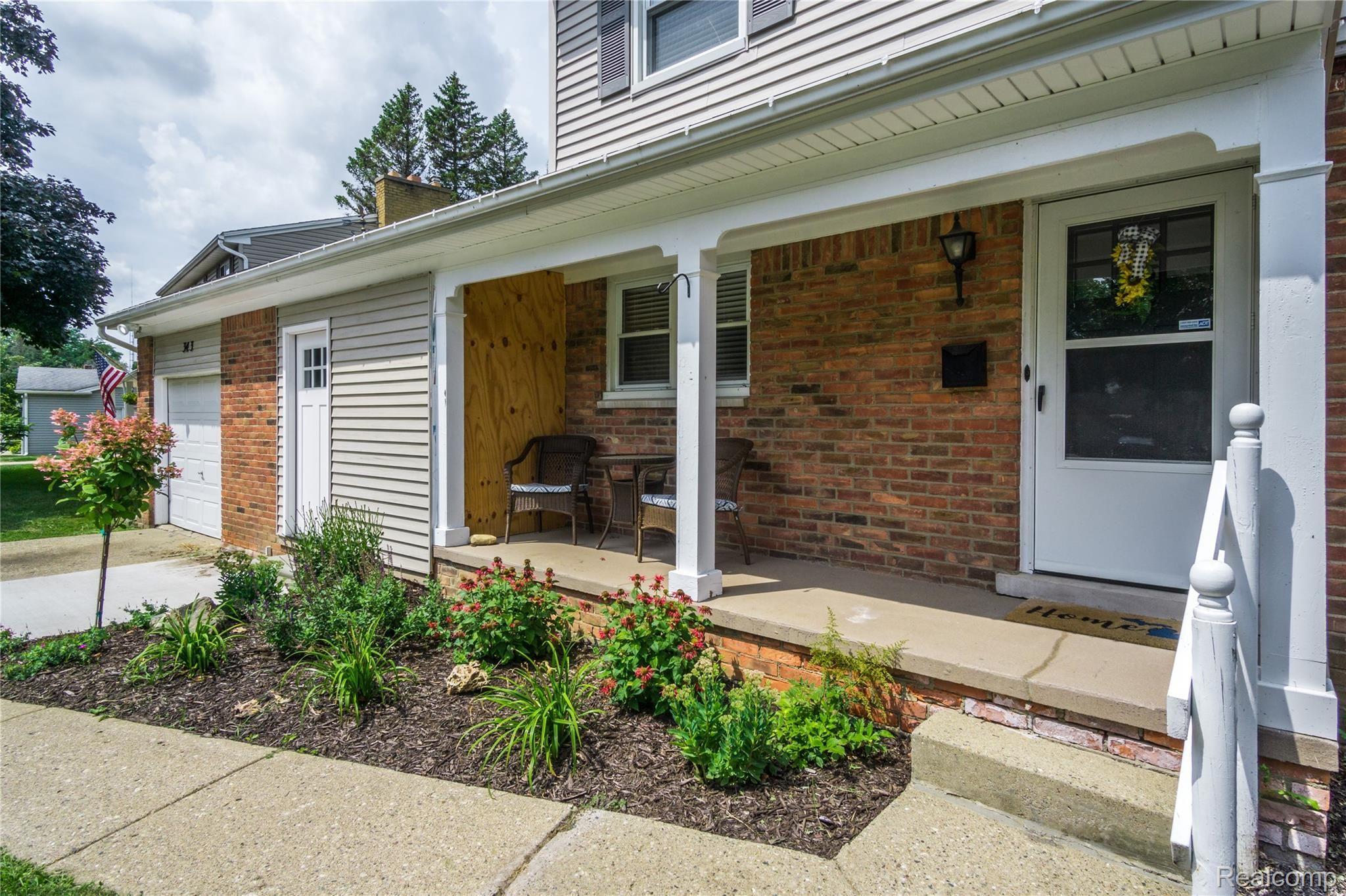 343 Old Bridge Road Grand Blanc, MI 48439 - Photo 2 of 28 Exteriors (5 of 12).jpg
