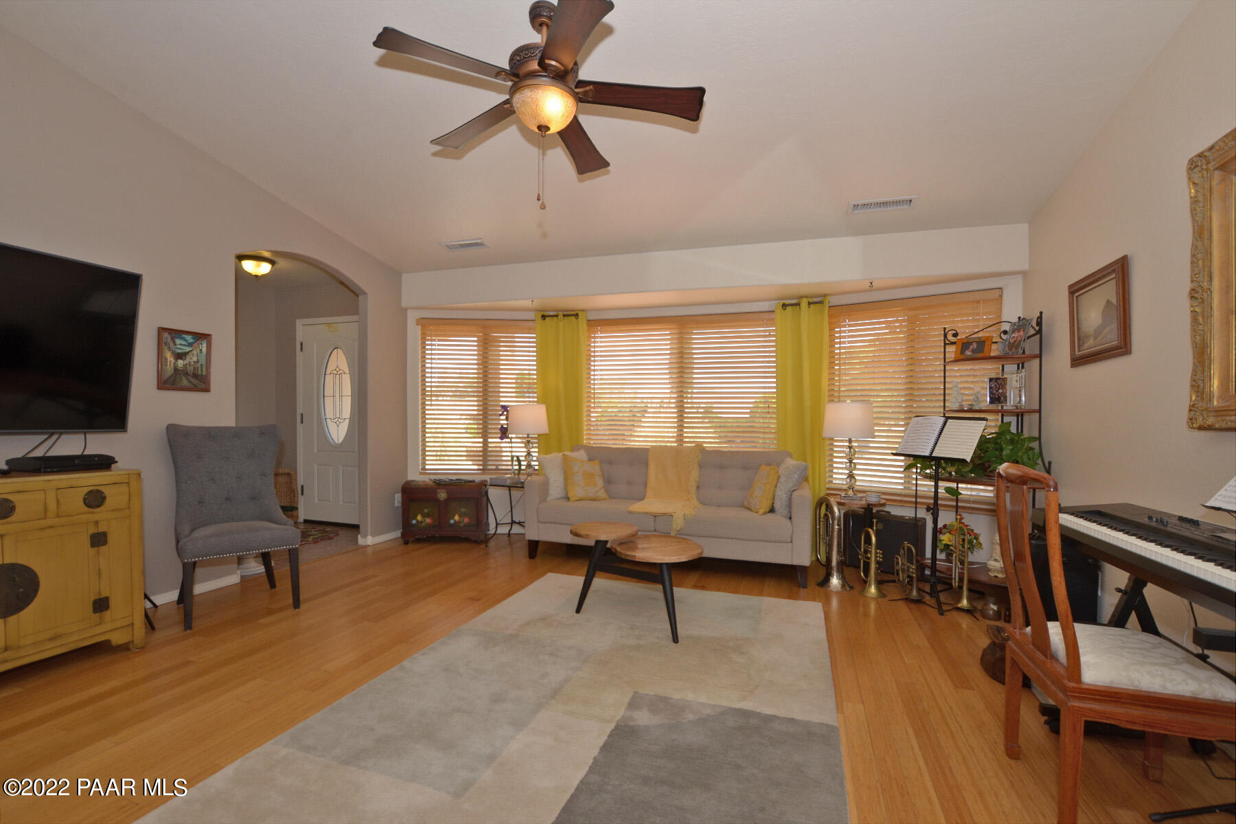 8041 East Nancy Road Prescott Valley, AZ 86314 - Photo 3 of 27 06 Livingroom 1