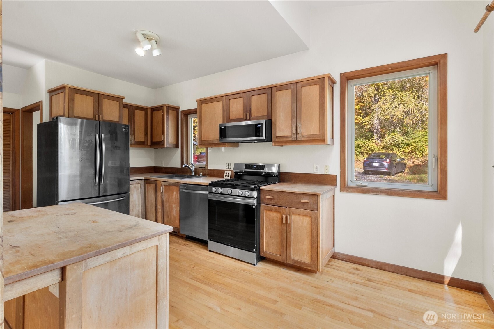 2519 Lummi Shore Road Bellingham, WA 98226 - Photo 26 of 40 Gallery Image 26