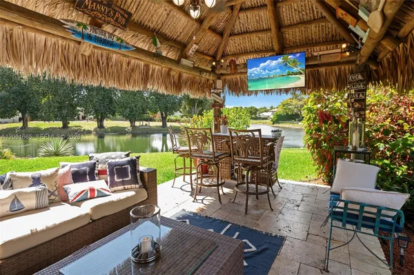 $3,200,000 | 10740 Southwest 74th Court, Pinecrest, FL 33156