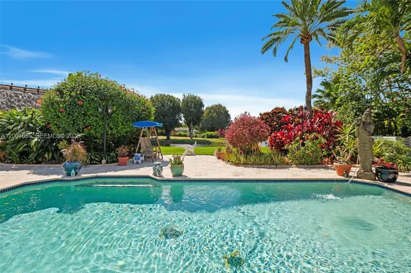 $3,200,000 | 10740 Southwest 74th Court, Pinecrest, FL 33156