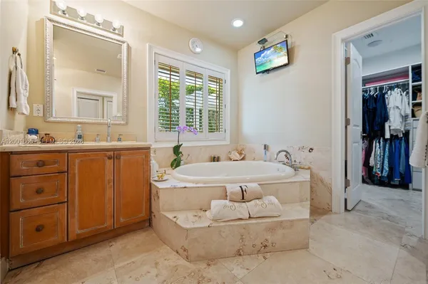 $3,200,000 | 10740 Southwest 74th Court, Pinecrest, FL 33156