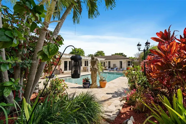 $3,200,000 | 10740 Southwest 74th Court, Pinecrest, FL 33156