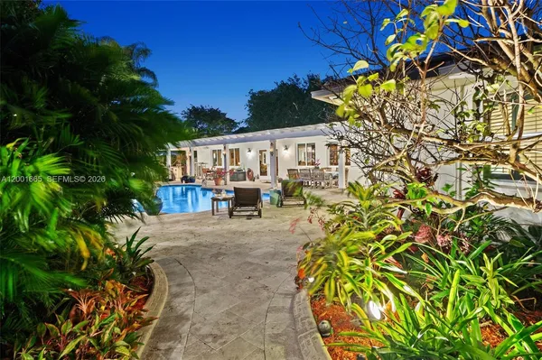 $3,200,000 | 10740 Southwest 74th Court, Pinecrest, FL 33156