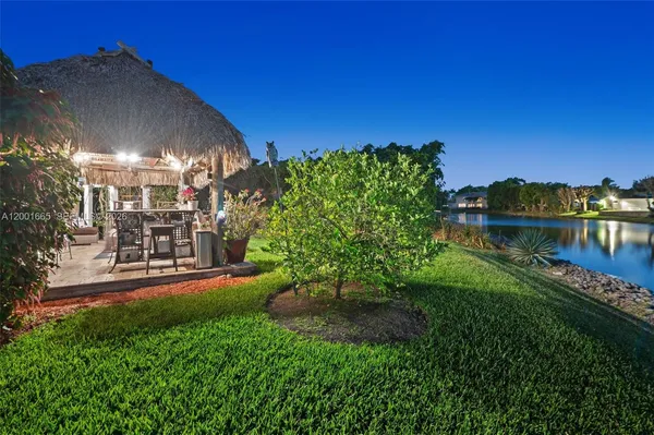$3,200,000 | 10740 Southwest 74th Court, Pinecrest, FL 33156