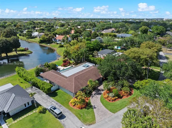 $3,200,000 | 10740 Southwest 74th Court, Pinecrest, FL 33156