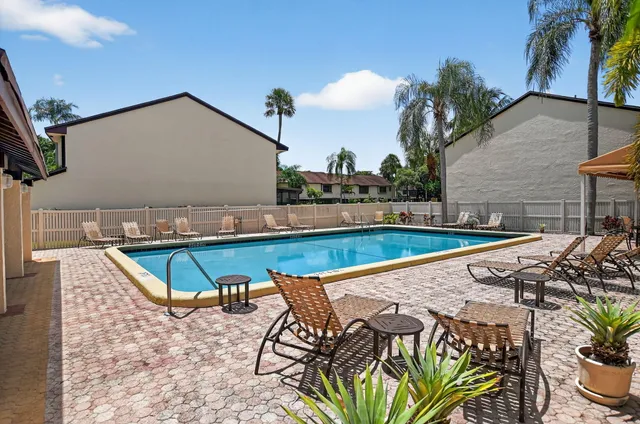 $350,000 | 3797 Carambola Circle North, Unit 2804, Coconut Creek, FL 33066