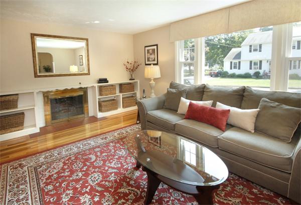 74 Plymouth Road Wakefield, MA 01880 - Photo 5 of 27 Gallery Image 5
