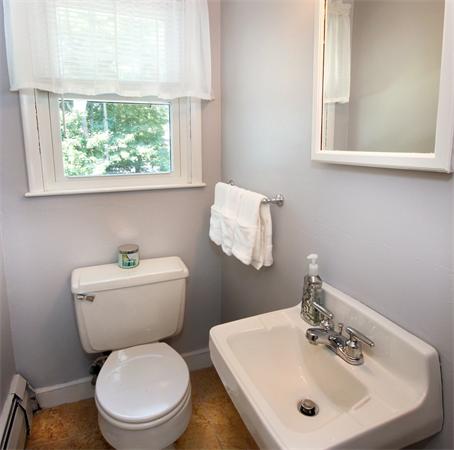 74 Plymouth Road Wakefield, MA 01880 - Photo 8 of 27 Gallery Image 8