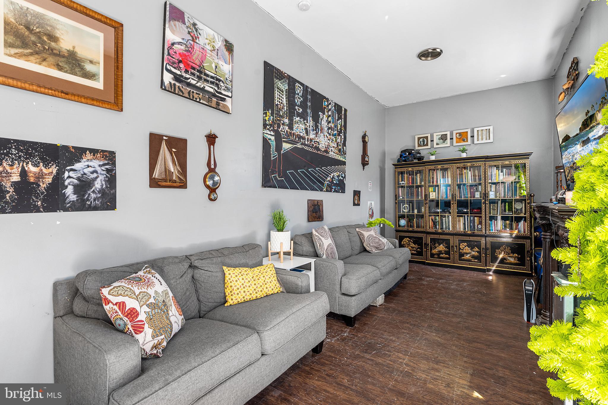16 Volusia Avenue Hamilton, NJ 08610 - Photo 29 of 50 a living room with furniture flower and a potted plant