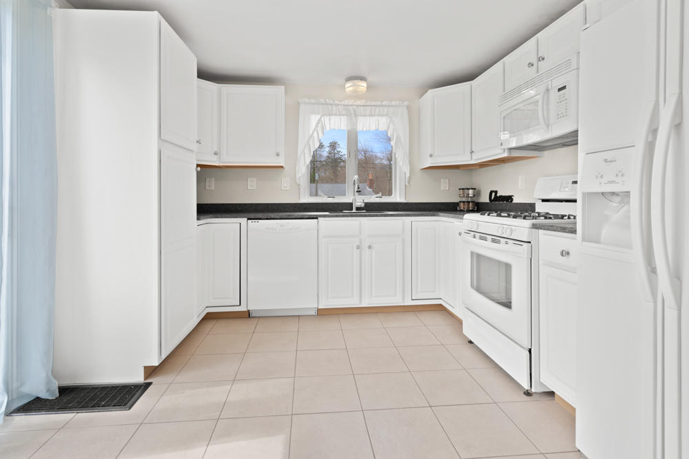 154 Nobscussett Road Dennis, MA 02638 - Photo 24 of 36 154 Nobscussett Rd. Low Res-23