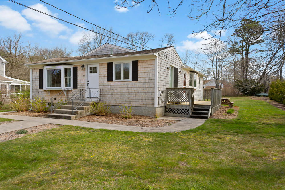 154 Nobscussett Road Dennis, MA 02638 - Photo 5 of 36 154 Nobscussett Rd. Low Res-10
