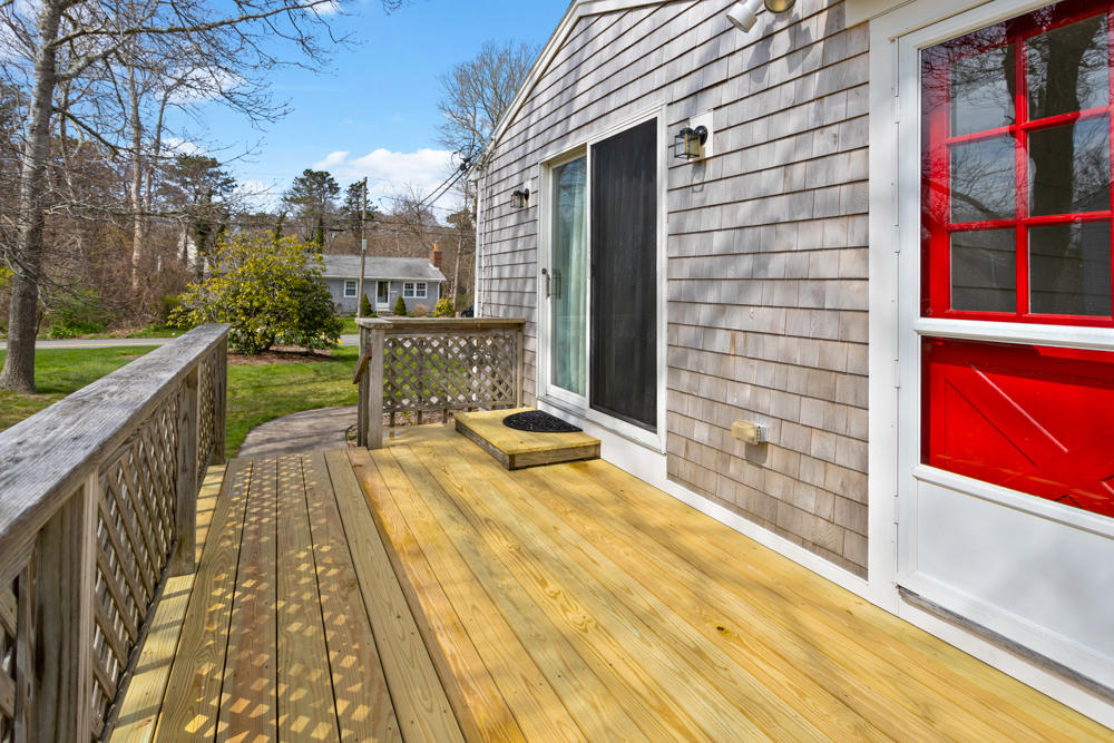 154 Nobscussett Road Dennis, MA 02638 - Photo 8 of 36 154 Nobscussett Rd. Low Res-4