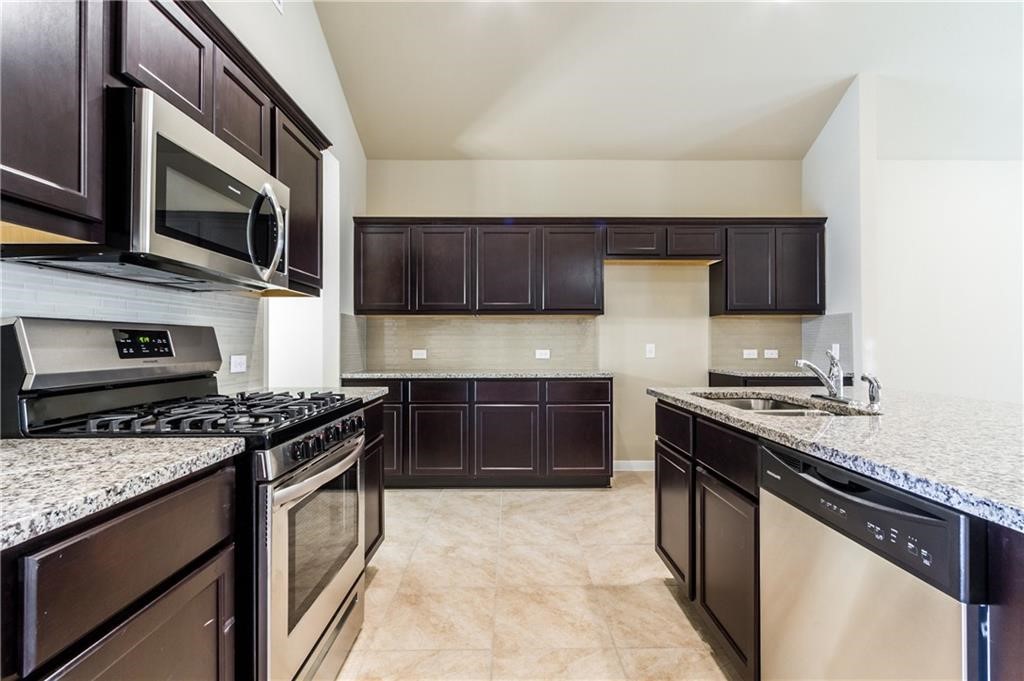 6521 Ranchito Drive Austin, TX 78744 - Photo 11 of 40