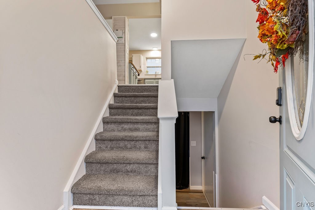 9418 Birch Tree Road Cicero, NY 13029 - Photo 3 of 33