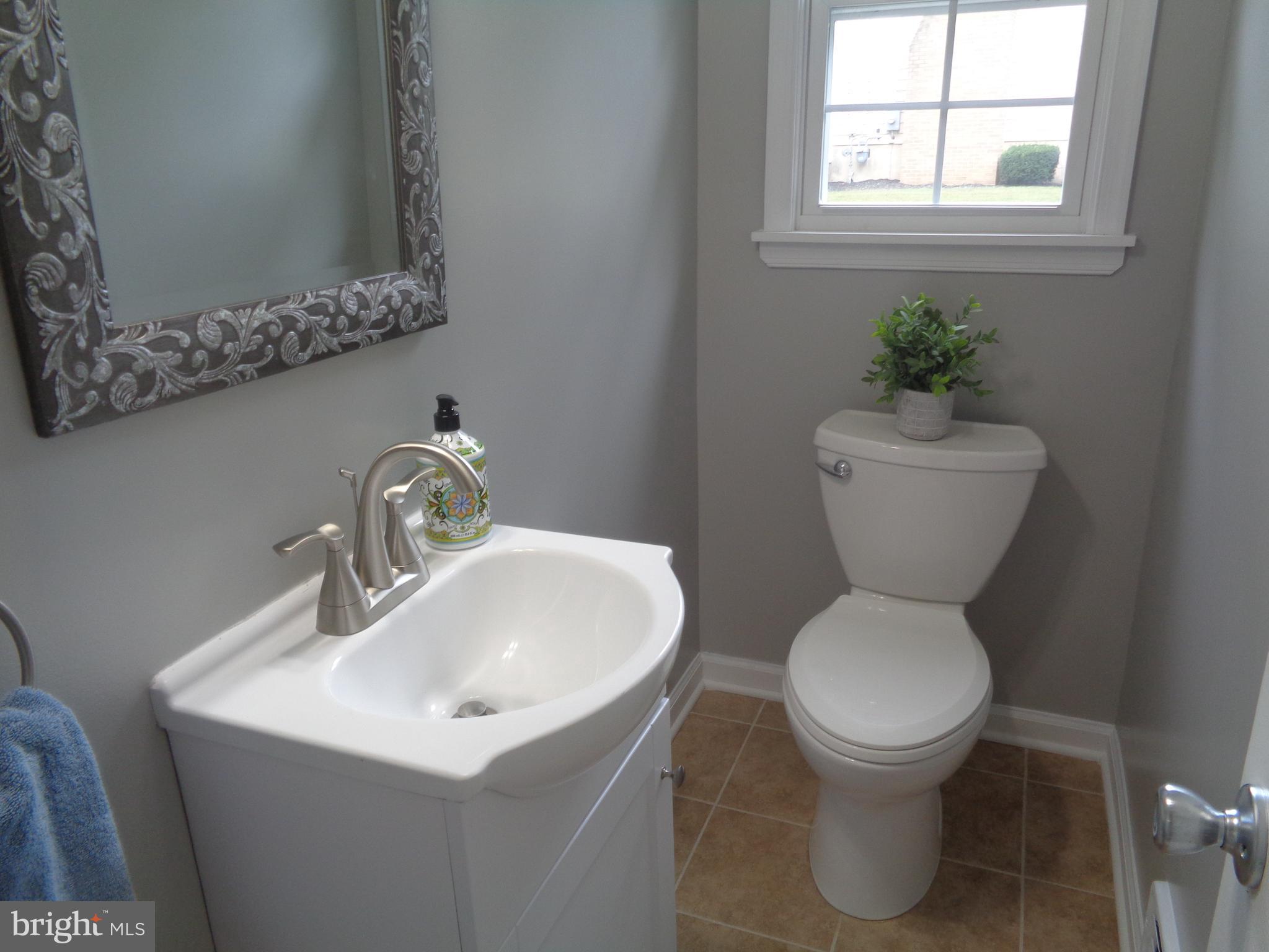 703 Hilltop Road Cinnaminson, NJ 08077 - Photo 14 of 42 main level powder room