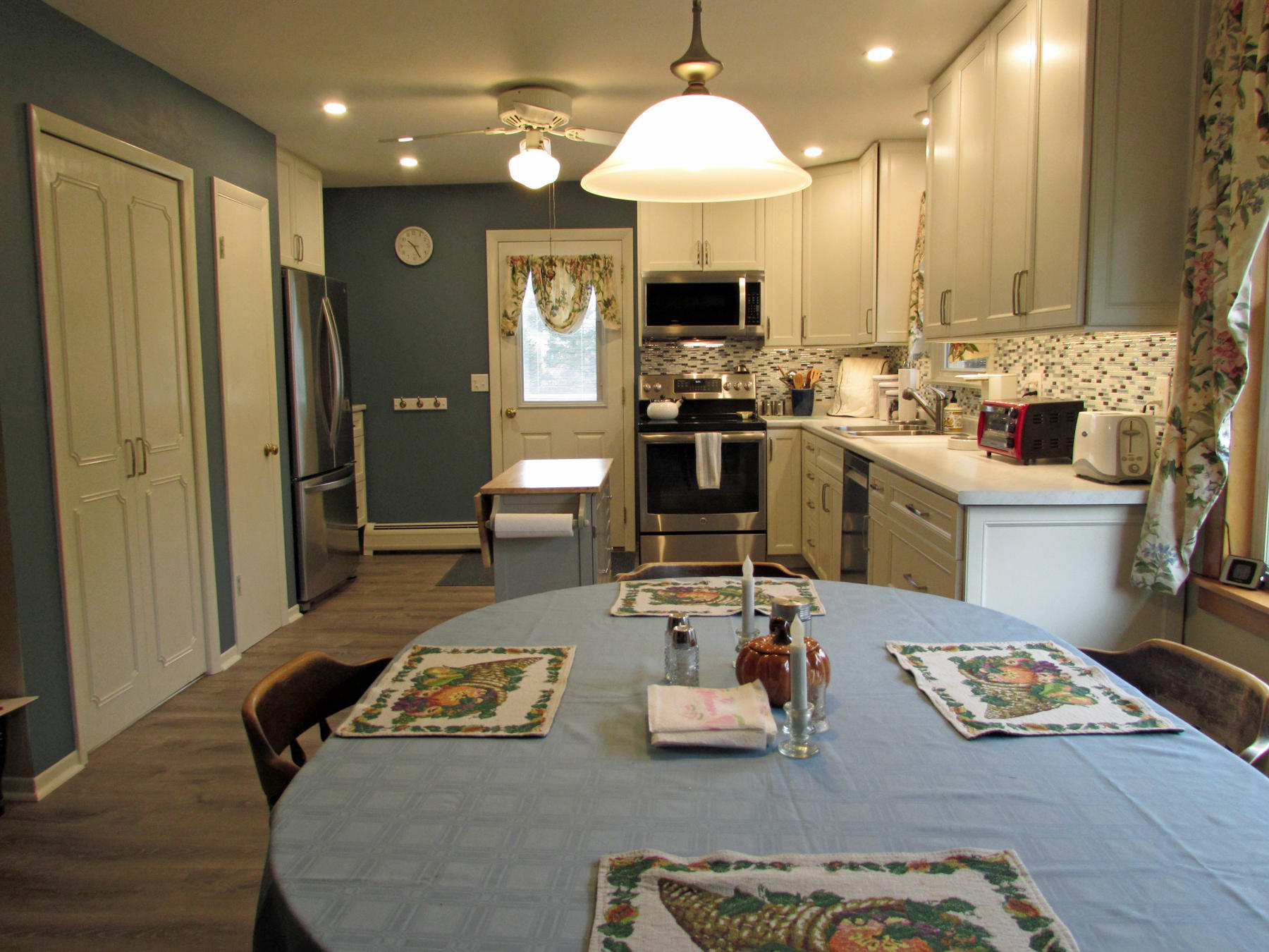28 Elementary School Road Tenants Harbor, ME 04860 - Photo 7 of 12 28ESR.kitchen3