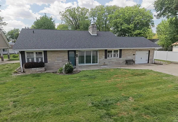 $299,500 | 707 North Line Street, Loogootee, IN 47553