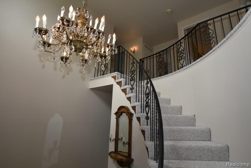 2284 West Avon Road Rochester Hills, MI 48309 - Photo 38 of 53