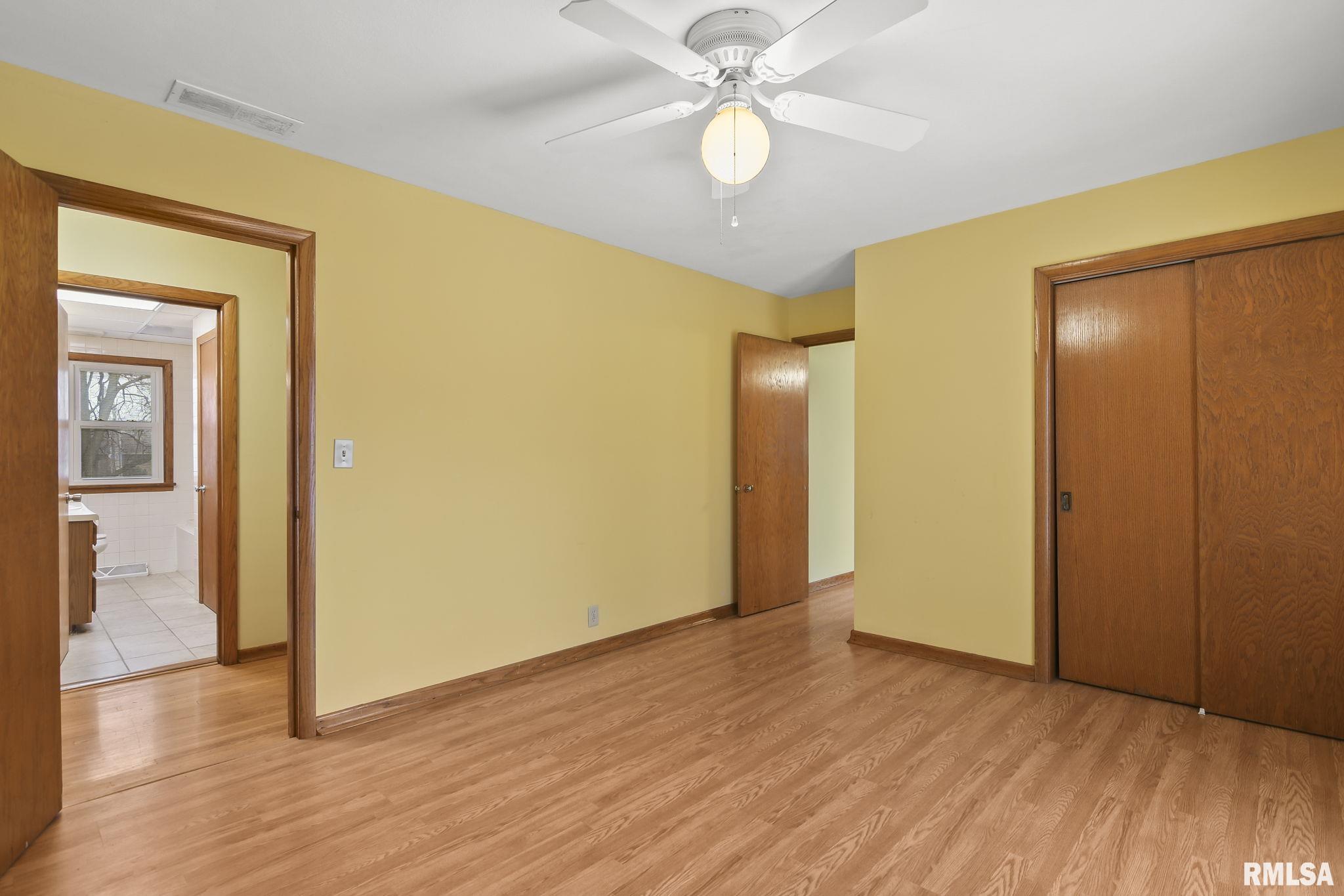 702 West Pershing Road Decatur, IL 62526 - Photo 16 of 33