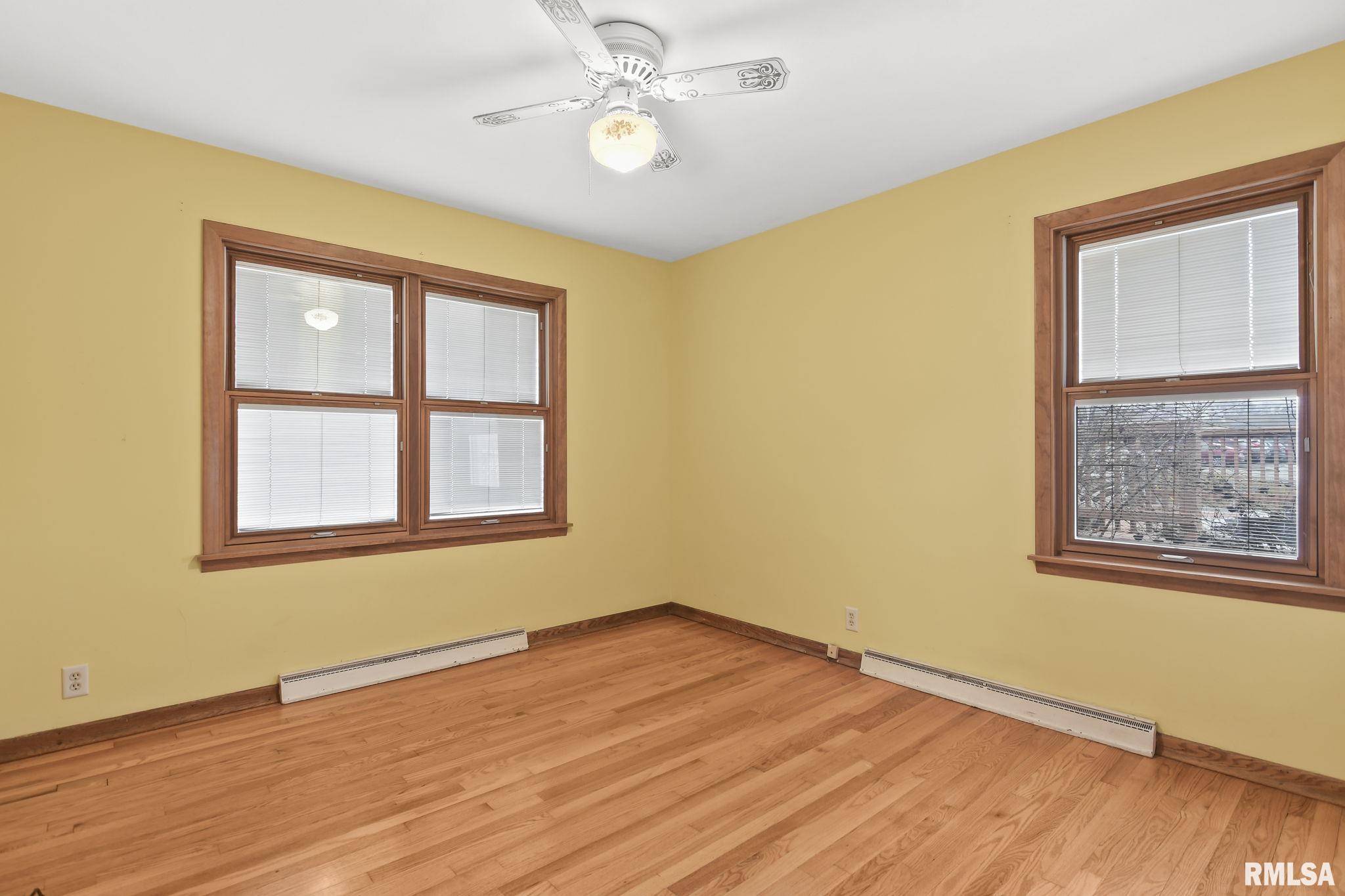 702 West Pershing Road Decatur, IL 62526 - Photo 17 of 33