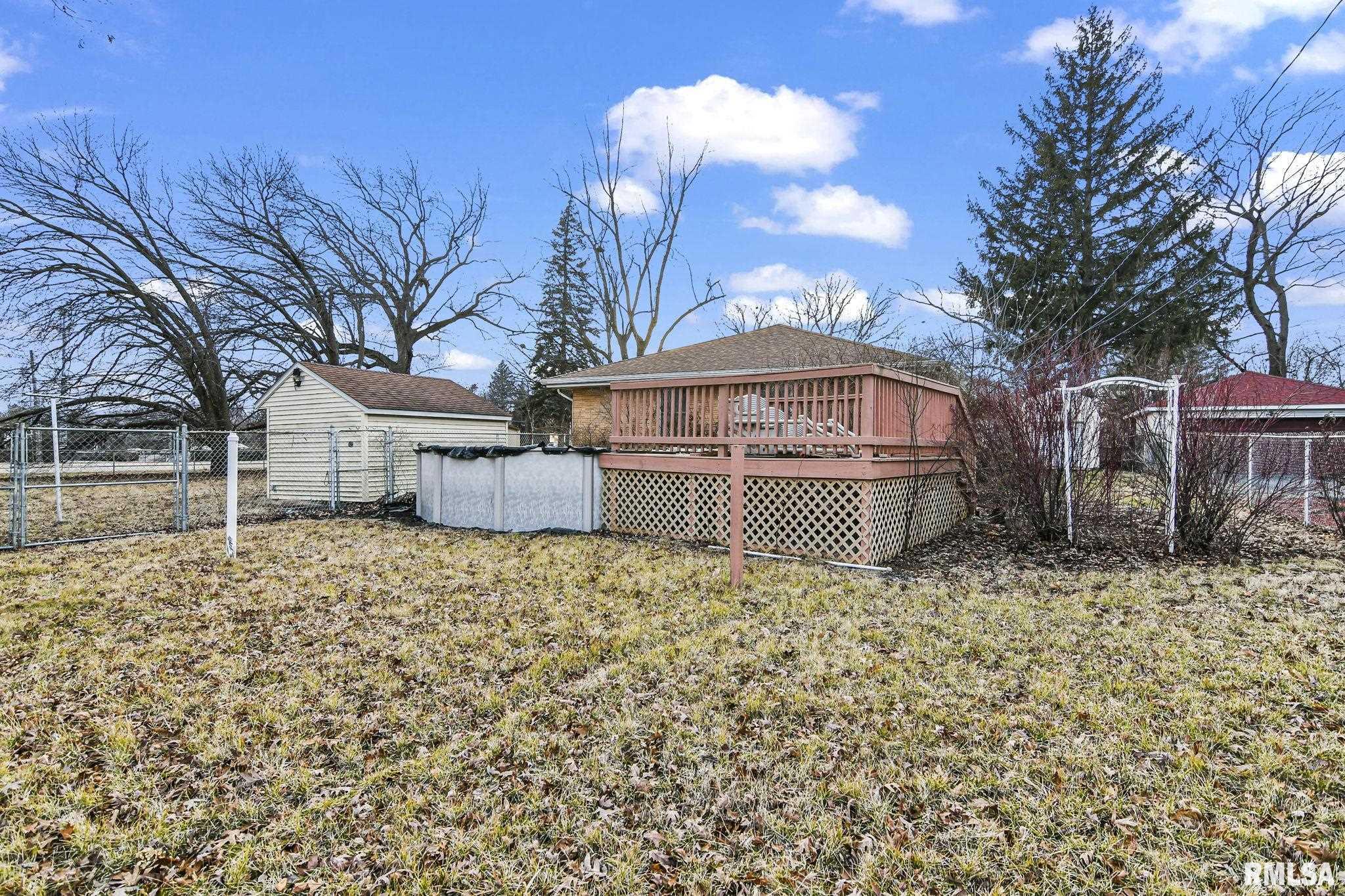 702 West Pershing Road Decatur, IL 62526 - Photo 28 of 33
