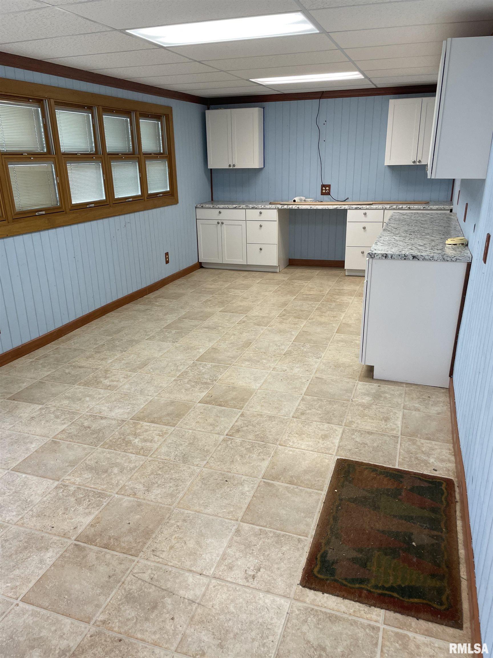702 West Pershing Road Decatur, IL 62526 - Photo 31 of 33