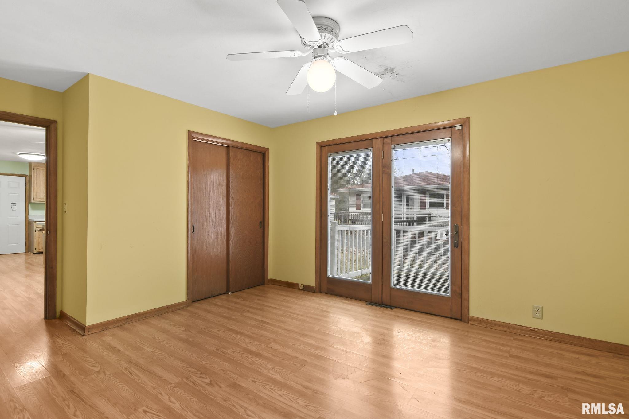 702 West Pershing Road Decatur, IL 62526 - Photo 4 of 33