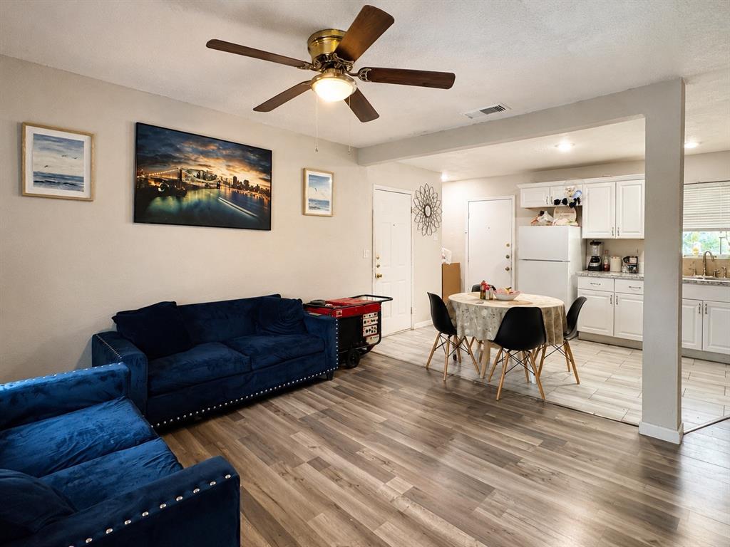 1125 Ridgeview Street Mesquite, TX 75149 - Photo 2 of 14 Gallery Image 2