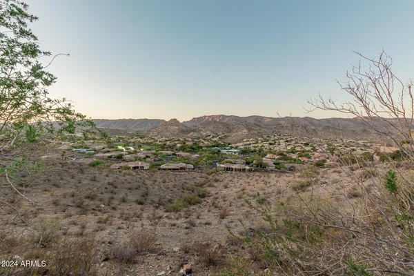 a view of a dry field