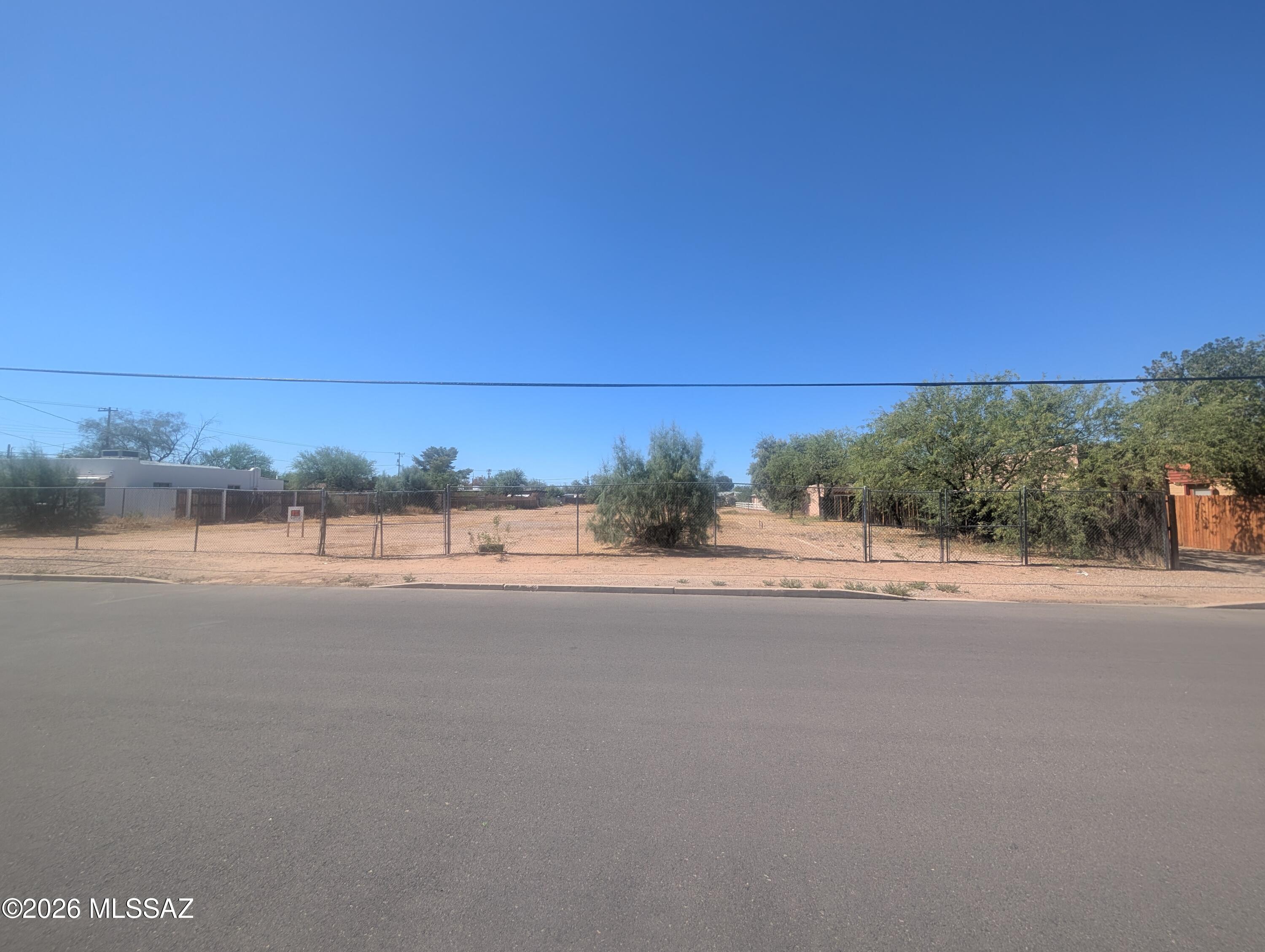 438 East Mohave Road Tucson, AZ 85705 - Photo 1 of 10 PXL_20260630_164325538