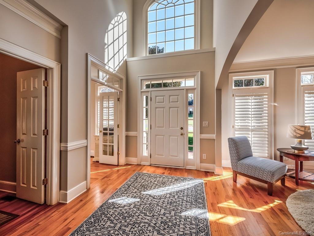 10833 Fox Hedge Road Matthews, NC 28105 - Photo 3 of 43 Gallery Image 3