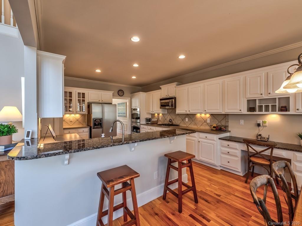 10833 Fox Hedge Road Matthews, NC 28105 - Photo 8 of 43 Gallery Image 8