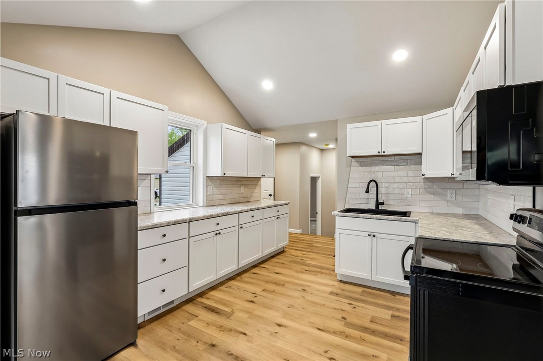38849 Adkins Road Willoughby, OH 44094 - Photo 6 of 27 Kitchen