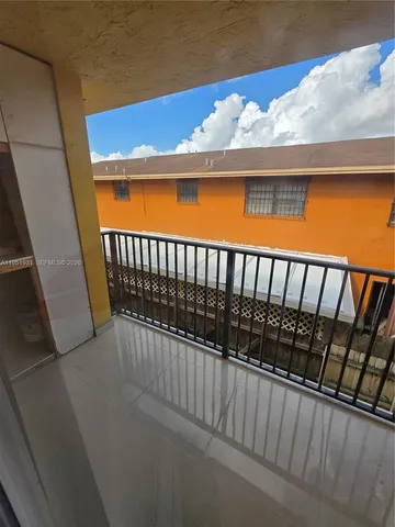 $2,000 | 6151 West 24th Avenue, Unit 210, Hialeah, FL 33016