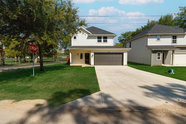$349,900 | 789 West A Denton Drive, Van Alstyne, TX 75495