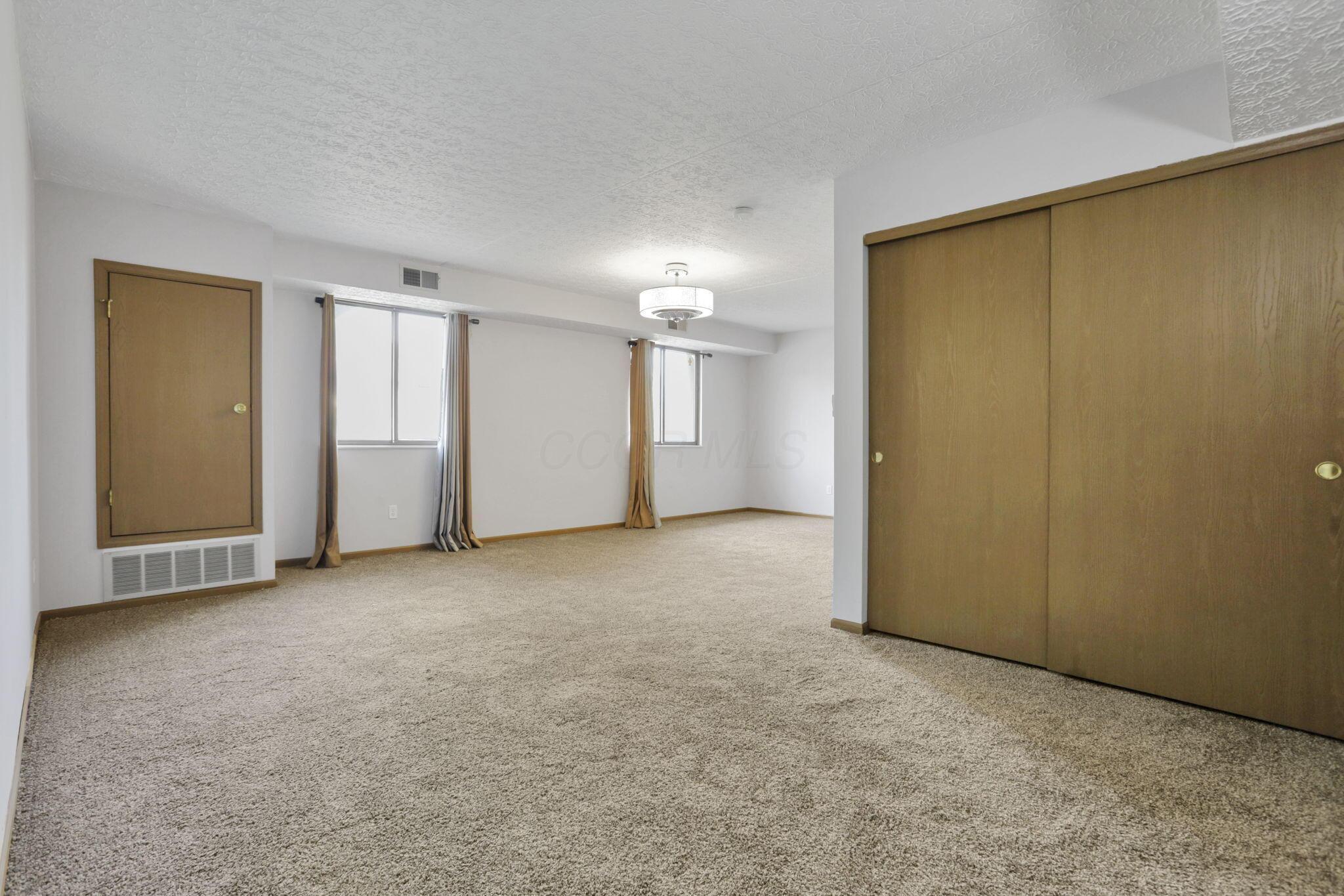 3939 Karl Road, Unit 206 Columbus, OH 43224 - Photo 7 of 26 7-web-or-mls-IMG_6790